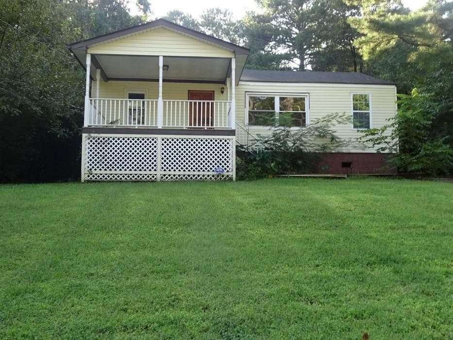 3 bedroom, 1,760 sq ft single family residence sold at 2135 Ivydale Street, Atlanta, GA 30344