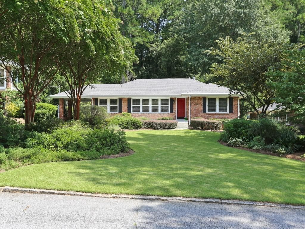 4 bedroom, 2,964 sq ft single family residence sold at 1437 N Amanda Circle, Atlanta, GA 30329