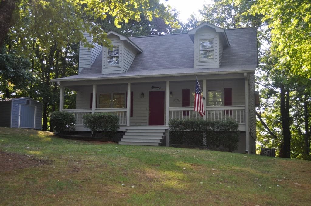 3 bedroom single family residence sold at 827 Laurel Ridge Road, Cleveland, GA 30528