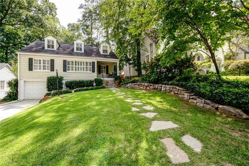 3 bedroom, 1,399 sq ft single family residence sold at 2320 Hurst Drive, Atlanta, GA 30305