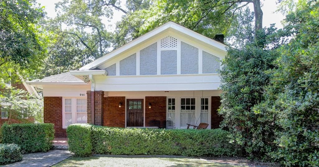 3 bedroom, 1,656 sq ft single family residence sold at 211 E Wesley Road, Atlanta, GA 30305