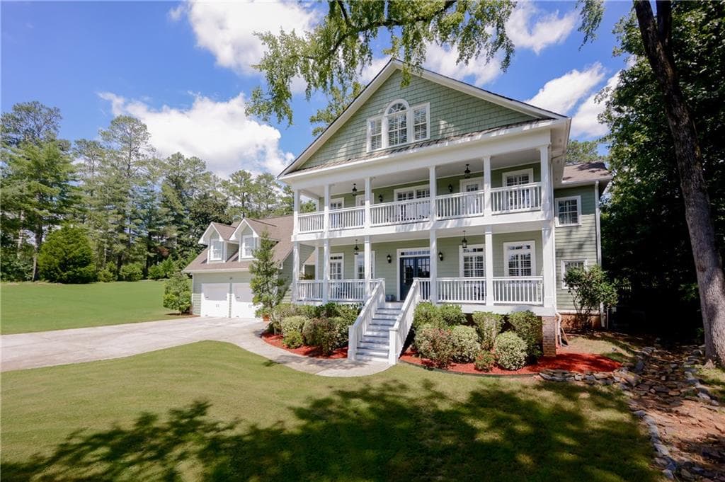 5 bedroom, 3,989 sq ft single family residence sold at 325 Pine Grove Road, Roswell, GA 30075