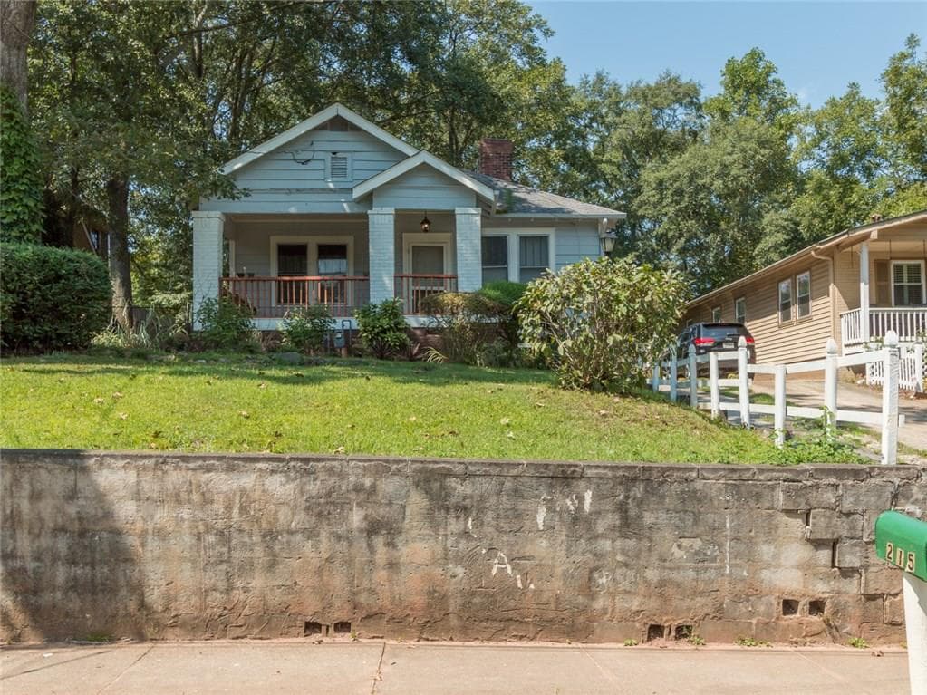 3 bedroom, 1,296 sq ft single family residence sold at 215 4th Avenue, Decatur, GA 30030