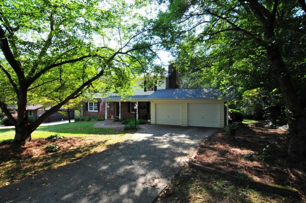 4 bedroom, 2,474 sq ft single family residence sold at 125 Jade Cove Drive, Roswell, GA 30075