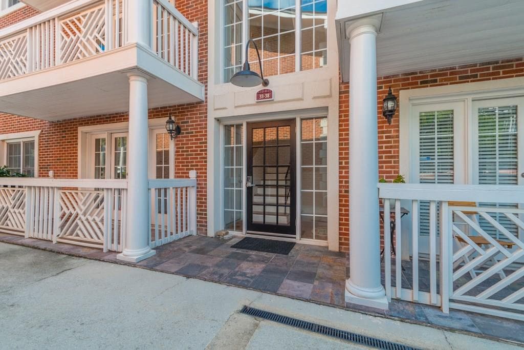 2 bedroom, 960 sq ft condominium sold at 885 Briarcliff Road 35, Atlanta, GA 30306