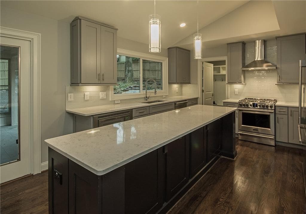 4 bedroom, 3,200 sq ft single family residence sold at 1591 Walthall Court, Atlanta, GA 30318
