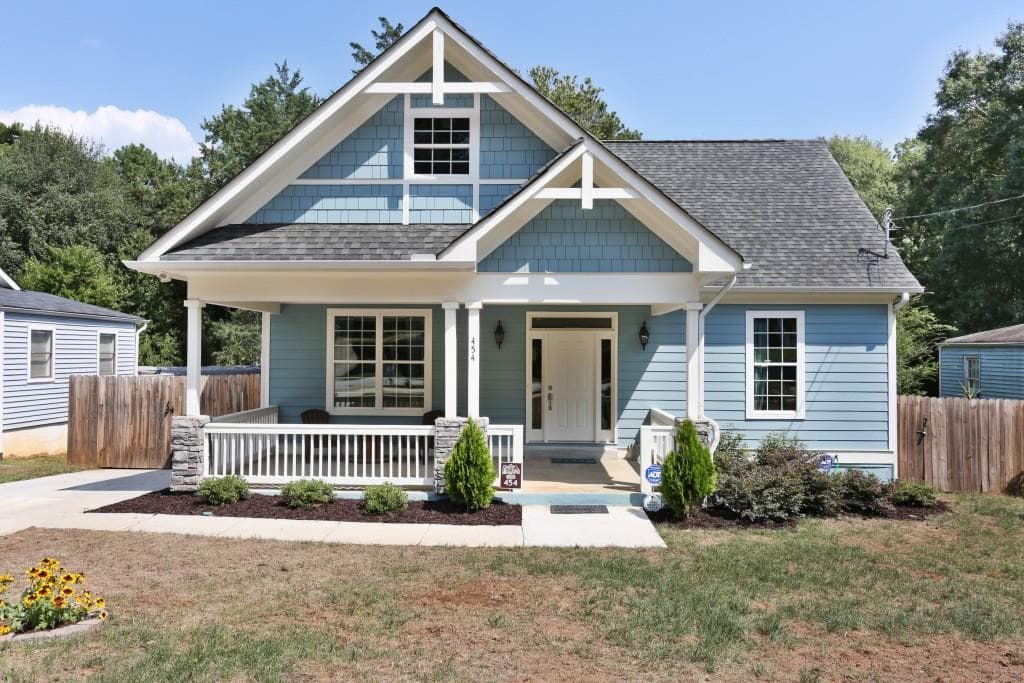 3 bedroom, 2,500 sq ft single family residence sold at 454 Maynard Terrace, Atlanta, GA 30316