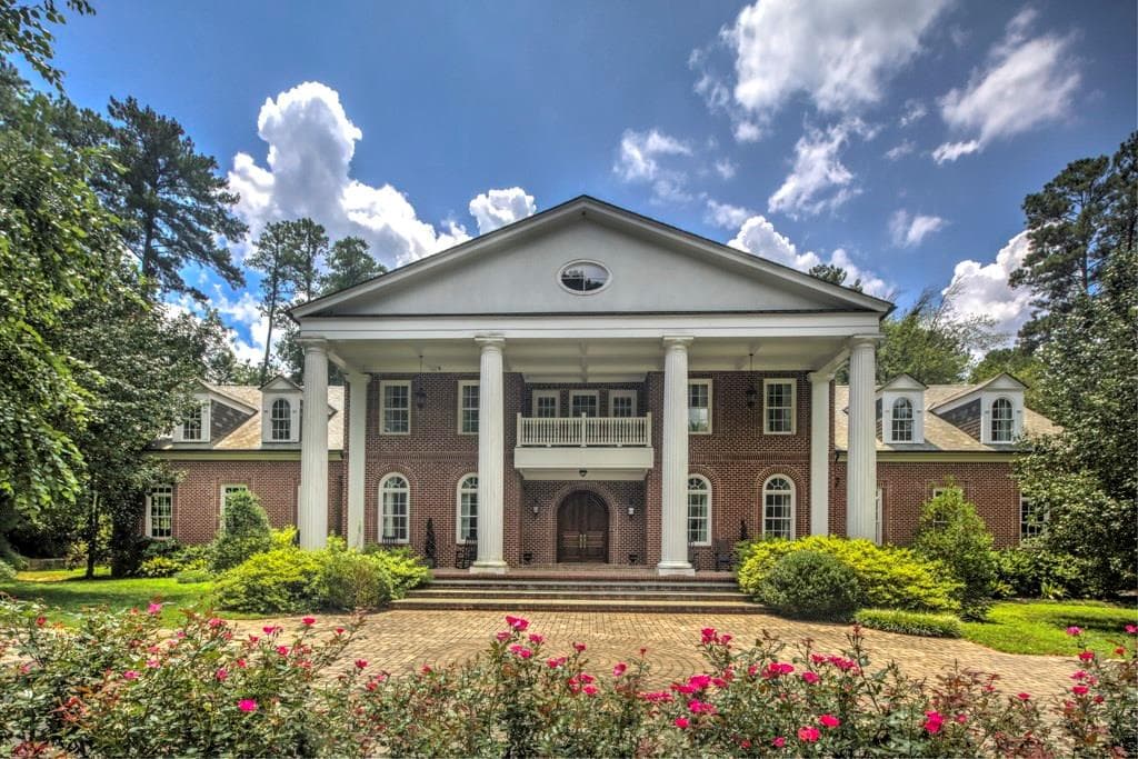 7 bedroom, 14,584 sq ft single family residence sold at 800 N Island Drive, Atlanta, GA 30327