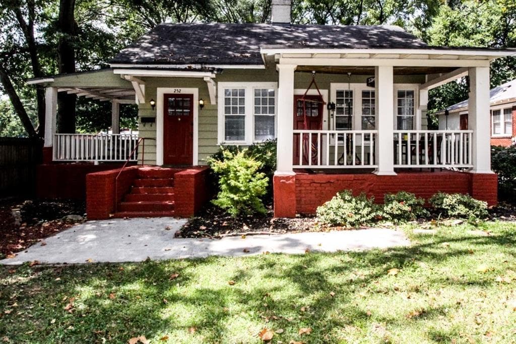 3 bedroom, 1,949 sq ft single family residence sold at 252 Elmira Place, Atlanta, GA 30307