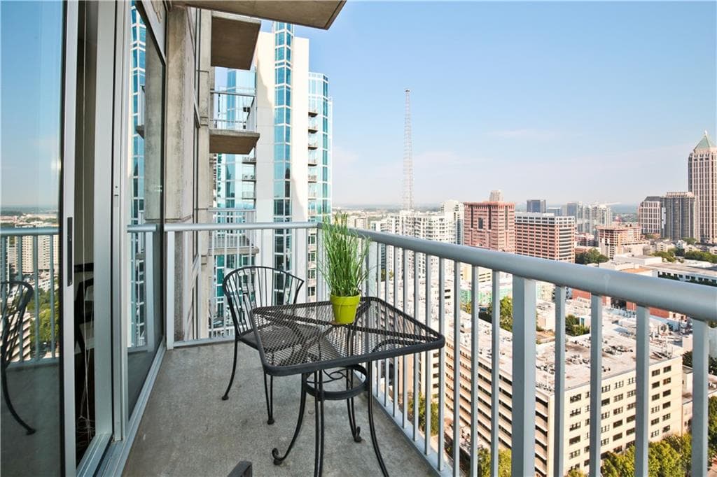 1 bedroom, 784 sq ft condominium sold at 855 Peachtree Street 2206, Atlanta, GA 30308