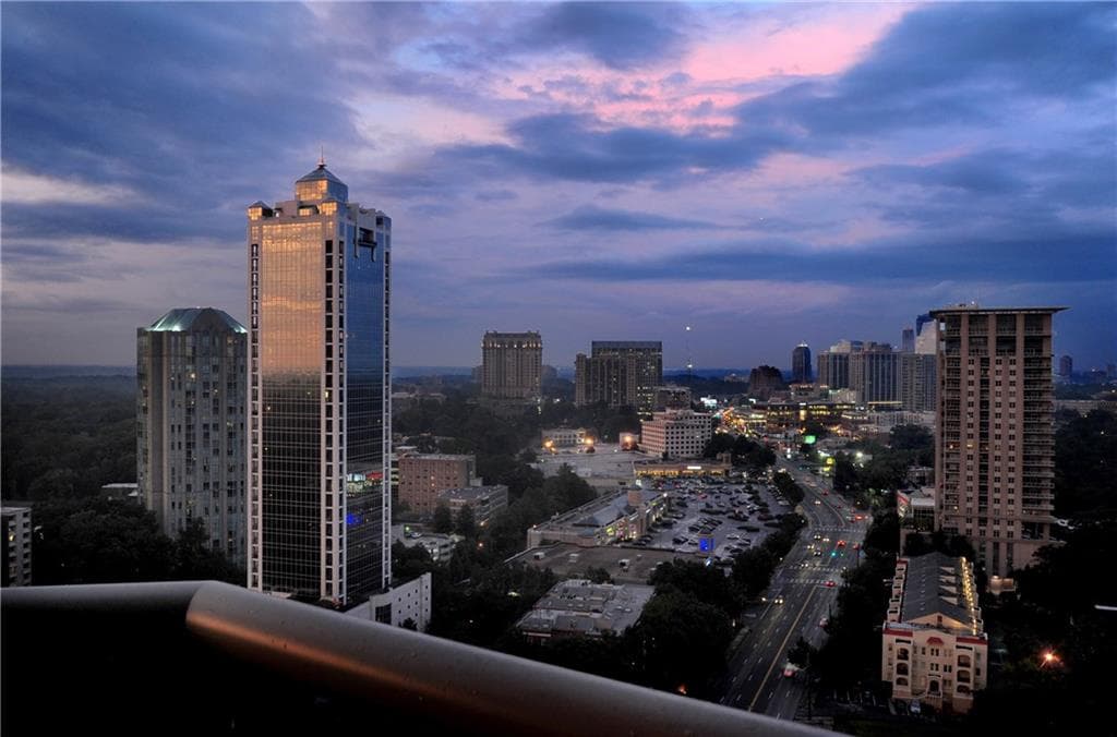 2 bedroom, 1,680 sq ft condominium sold at 2795 Peachtree Road 2109, Atlanta, GA 30305