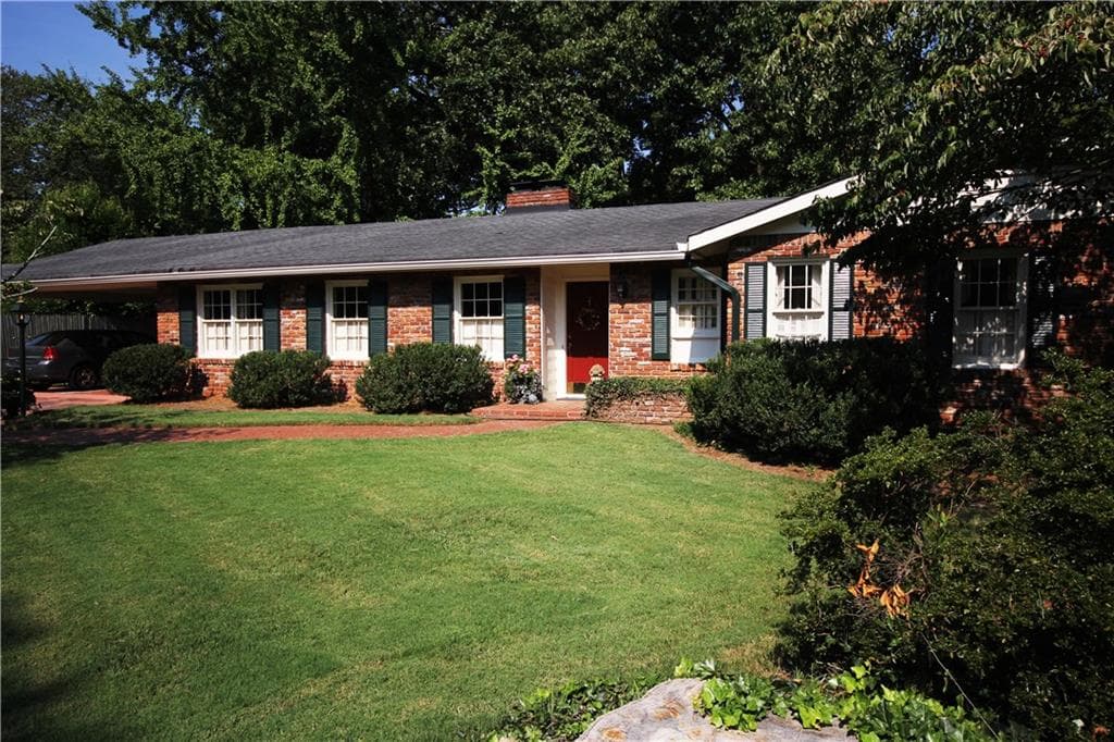 3 bedroom, 2,200 sq ft single family residence sold at 4180 Ashwoody Trail, Brookhaven, GA 30319