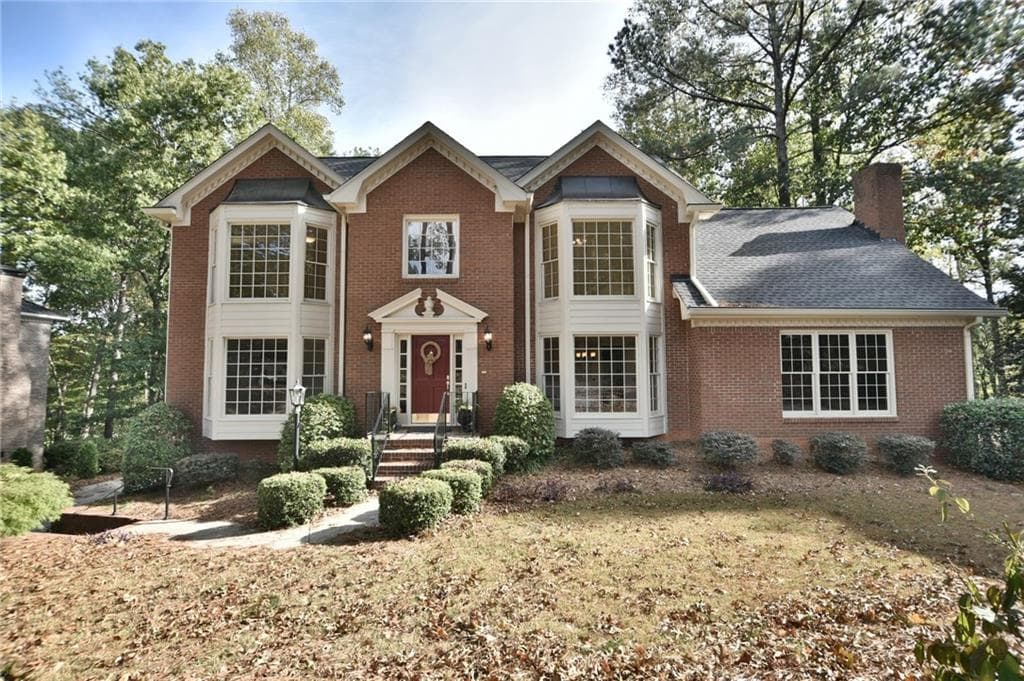 4 bedroom, 3,132 sq ft single family residence sold at 5045 Roxburgh Drive, Roswell, GA 30076