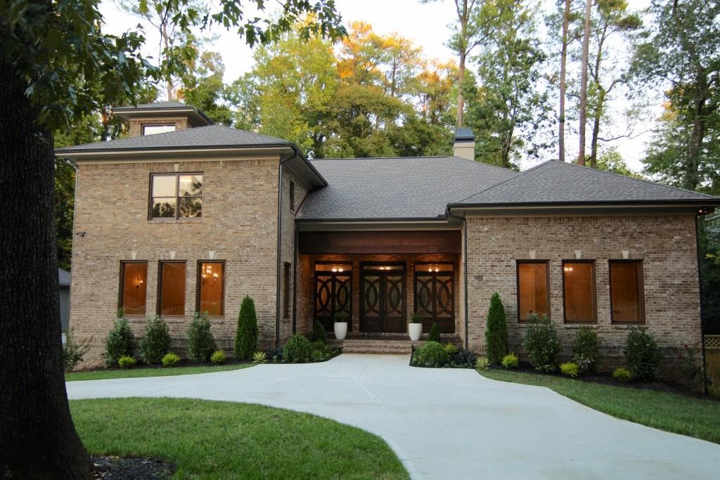 6 bedroom, 7,300 sq ft single family residence sold at 1801 Wellbourne Drive, Atlanta, GA 30324
