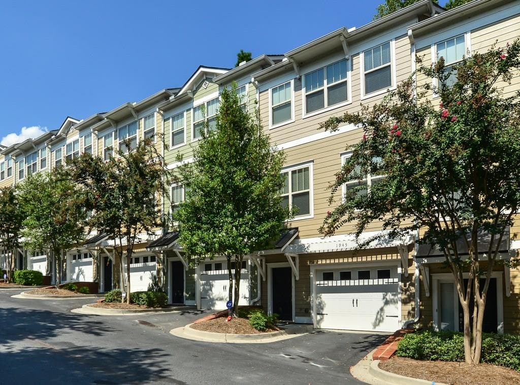 1945 Sterling Oaks Circle, Brookhaven, GA 30319 — most recent listing photo