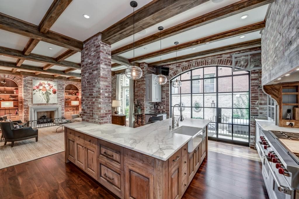 5 bedroom, 4,524 sq ft townhouse sold at 2440 Peachtree Road 9, Atlanta, GA 30305