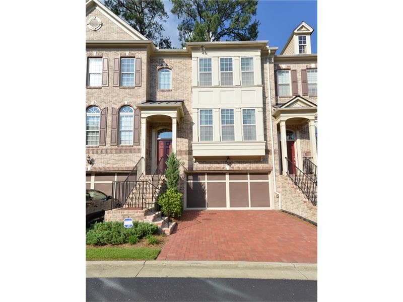 3 bedroom, 2,324 sq ft townhouse sold at 3695 E Paces Walk 3695, Atlanta, GA 30326
