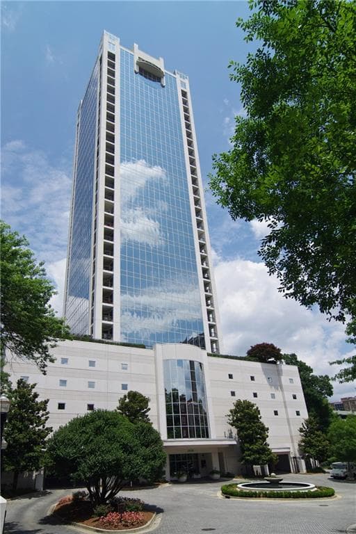 2828 Peachtree Road 2004, Atlanta, GA 30305 — most recent listing photo