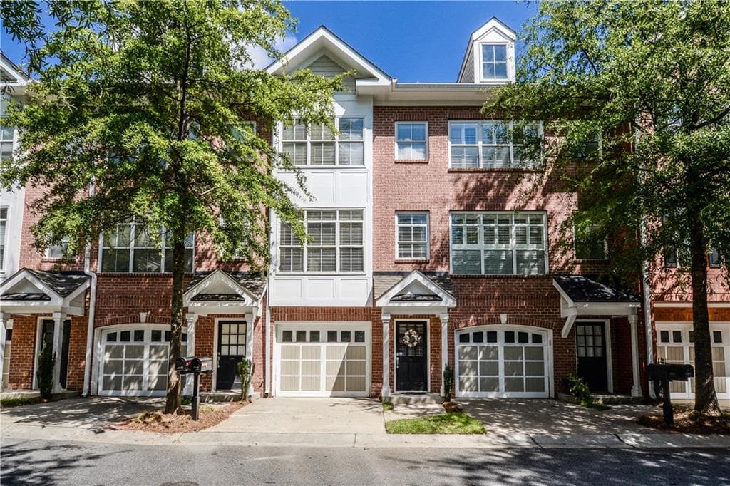 2 bedroom, 1,193 sq ft townhouse sold at 1144 Glenridge Place 1007, Atlanta, GA 30342