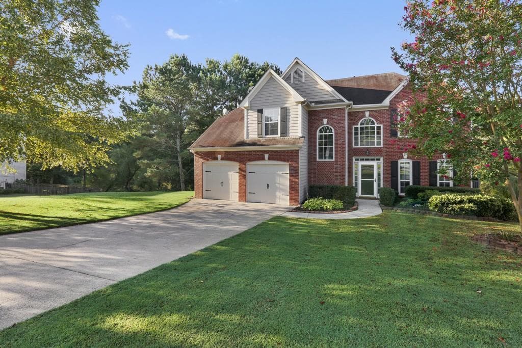3 bedroom, 2,294 sq ft single family residence sold at 1940 Grand Lake Court, Alpharetta, GA 30004