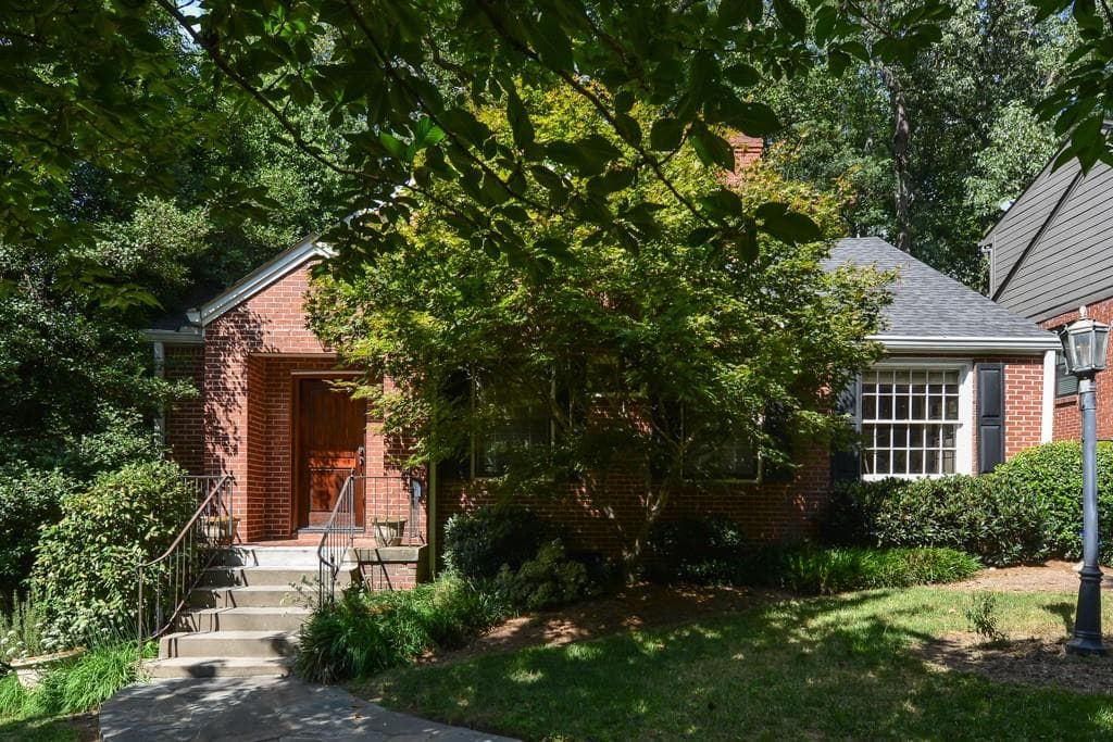 3 bedroom, 2,471 sq ft single family residence sold at 610 Hillpine Drive, Atlanta, GA 30306