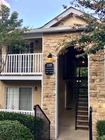2 bedroom, 980 sq ft condominium sold at 3100 Seven Pines Court 303, Atlanta, GA 30339