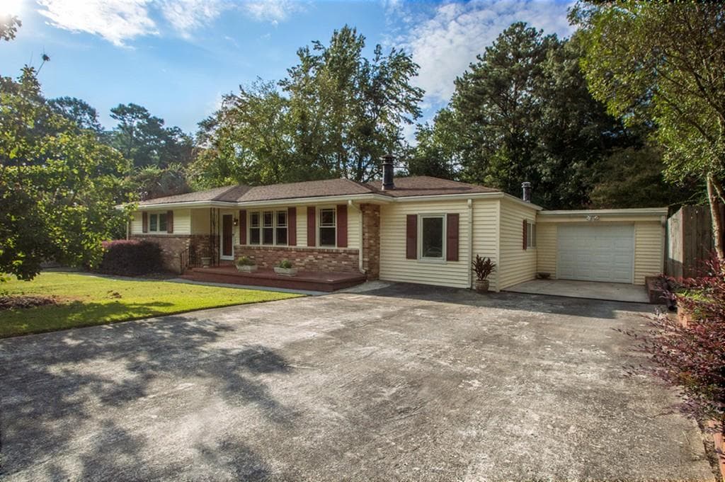 4 bedroom, 1,990 sq ft single family residence sold at 2821 Laurel Ridge Drive, Decatur, GA 30033