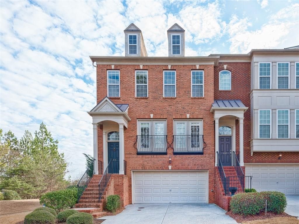 4 bedroom, 2,256 sq ft townhouse sold at 4841 Colchester Court, Atlanta, GA 30339