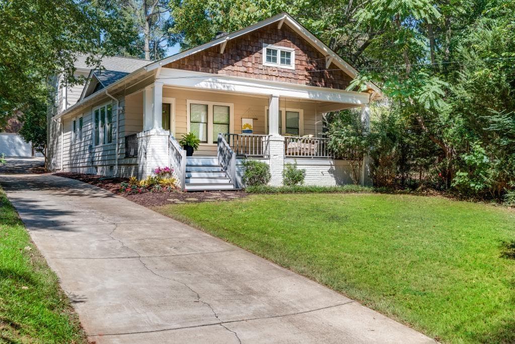 4 bedroom, 2,447 sq ft single family residence sold at 227 3rd Avenue, Atlanta, GA 30317