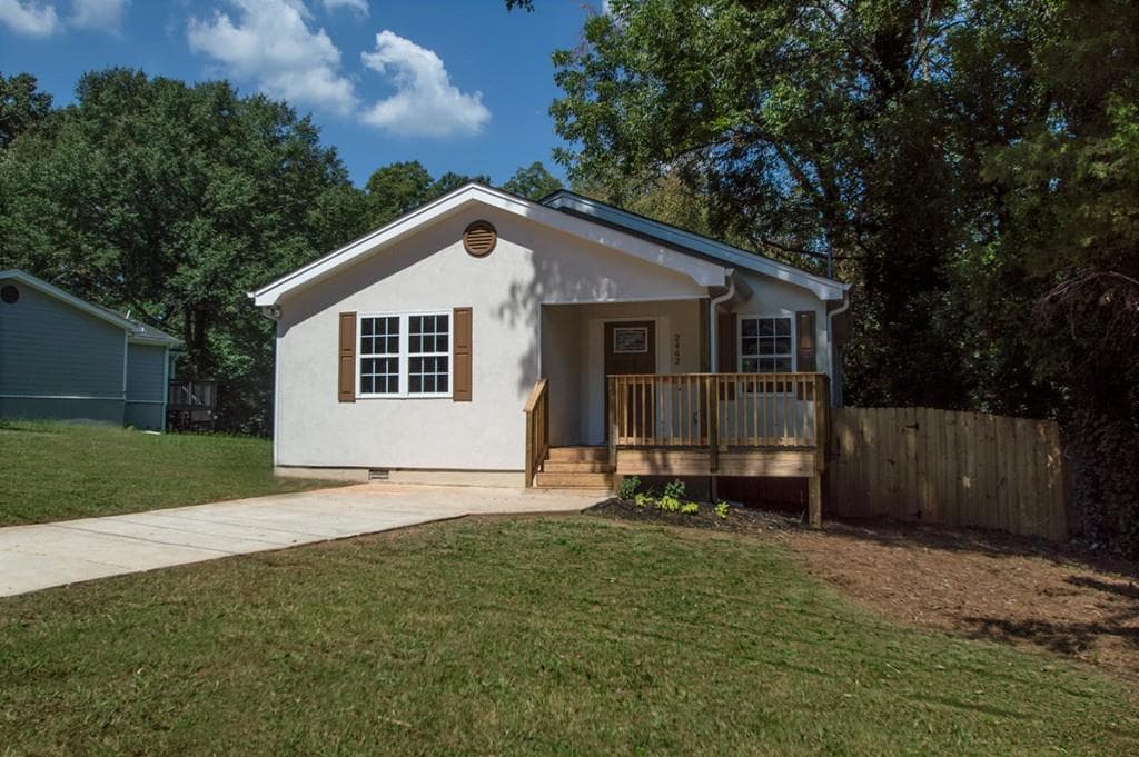 3 bedroom single family residence sold at 2462 Crestview Avenue, Decatur, GA 30032