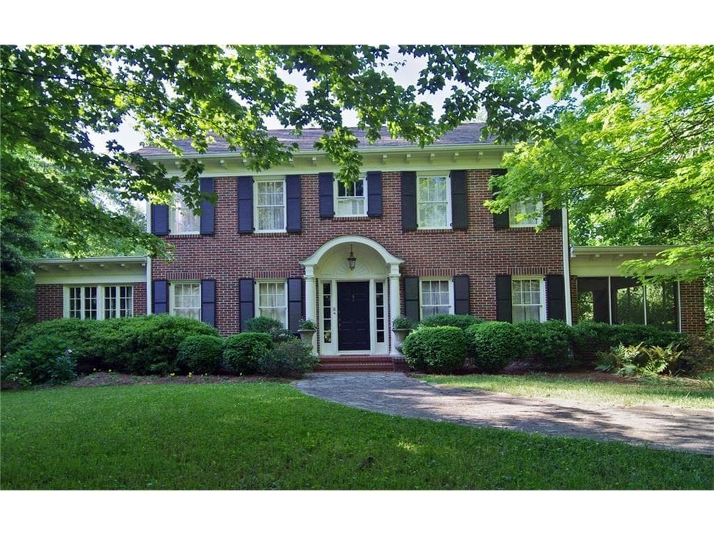 3 bedroom, 2,371 sq ft single family residence sold at 1377 Fairview Road, Atlanta, GA 30306