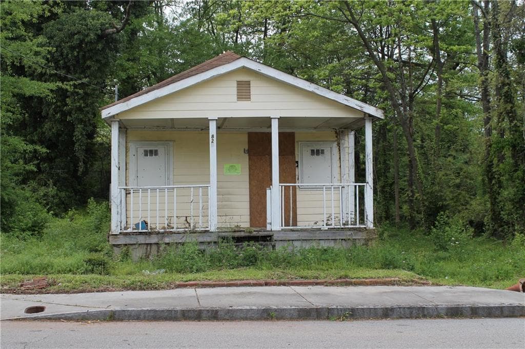 2 bedroom, 1,000 sq ft single family residence sold at 825 Beryl Street, Atlanta, GA 30310