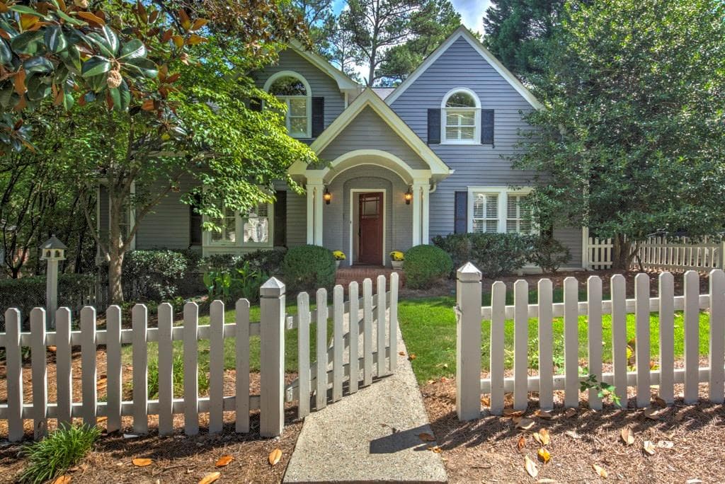 3 bedroom, 2,810 sq ft single family residence sold at 549 E Wesley Road, Atlanta, GA 30305