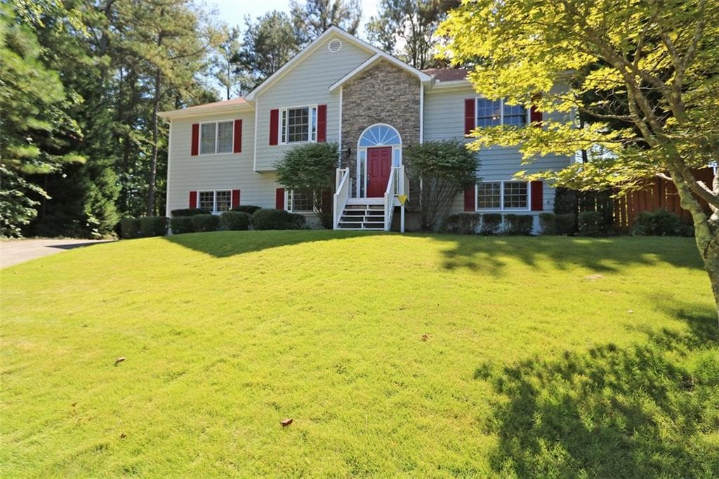 5 bedroom, 2,544 sq ft single family residence sold at 402 QUEENSBURY Place, Acworth, GA 30102