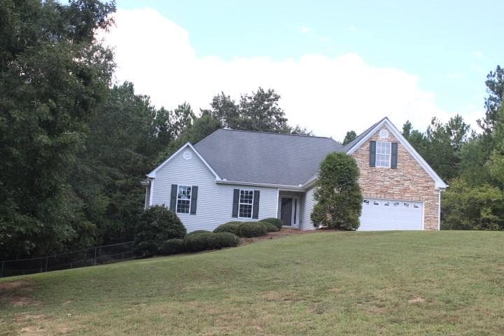 3 bedroom single family residence sold at 5184 EAGLE NEST Court, Loganville, GA 30052