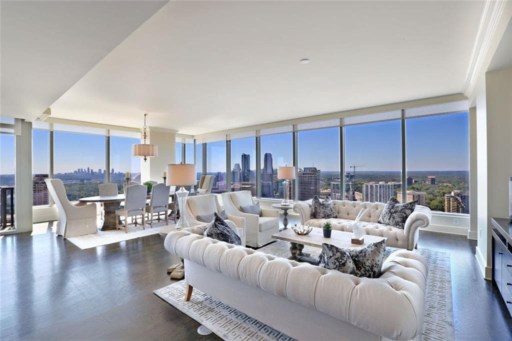 3 bedroom, 2,699 sq ft condominium sold at 3630 Peachtree Road 2703, Atlanta, GA 30326
