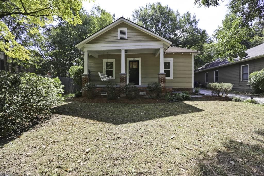 2 bedroom, 945 sq ft single family residence sold at 2624 Forrest Avenue, Atlanta, GA 30318