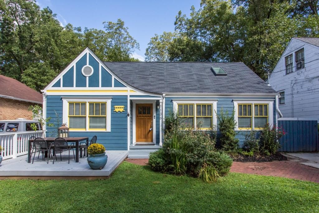 3 bedroom, 1,596 sq ft single family residence sold at 1136 Moreland Place, Atlanta, GA 30316