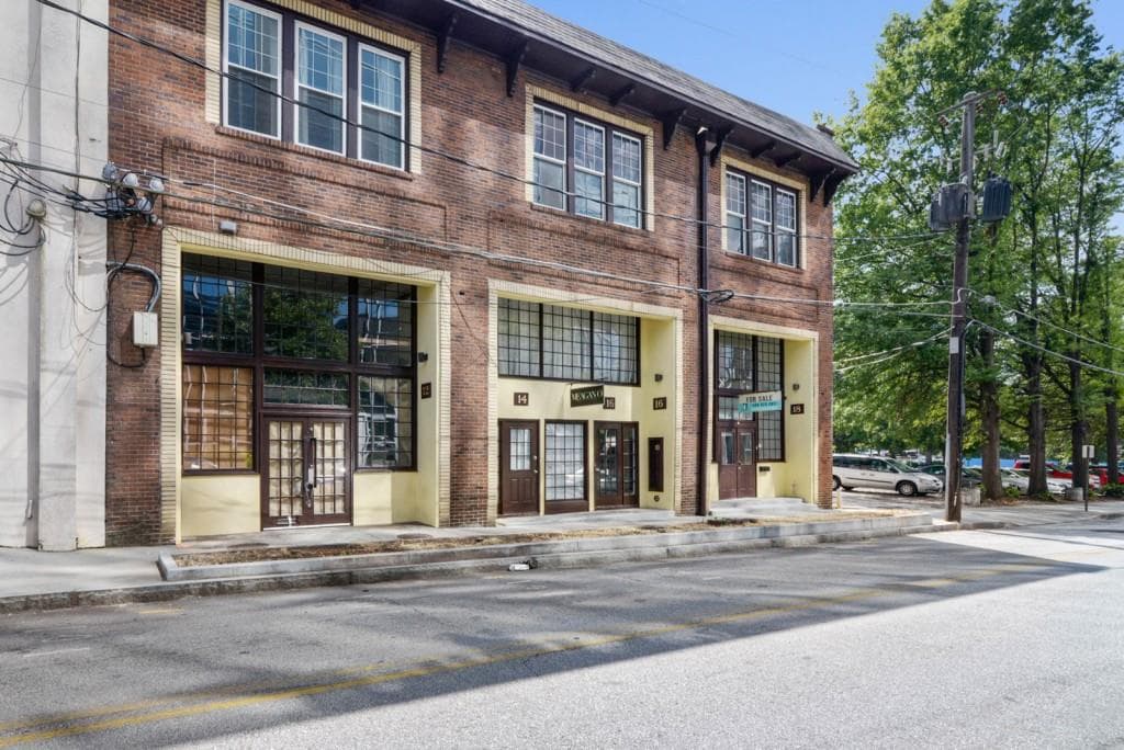 1 bedroom, 1,475 sq ft condominium sold at 16 W Peachtree Place B, Atlanta, GA 30308