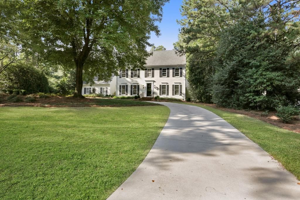 5 bedroom single family residence sold at 4582 Rebel Valley View, Atlanta, GA 30339