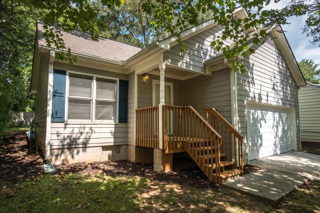 3 bedroom, 1,342 sq ft single family residence sold at 1127 Regent Street, Atlanta, GA 30310