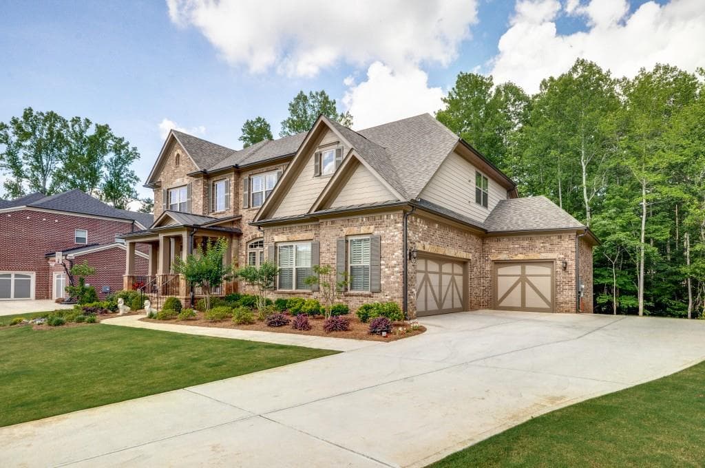 4 bedroom, 5,028 sq ft single family residence sold at 12320 Beragio Place, Alpharetta, GA 30004