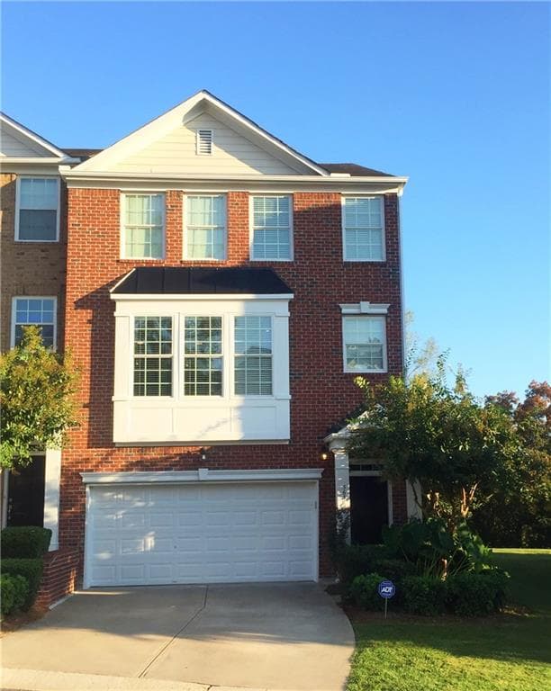 3 bedroom, 2,501 sq ft townhouse sold at 3638 Chattahoochee Summit Drive 11, Atlanta, GA 30339