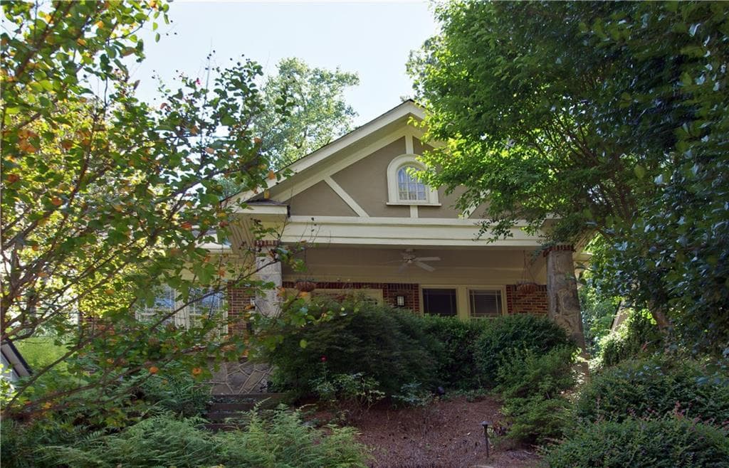 4 bedroom, 2,956 sq ft single family residence sold at 711 Elkmont Drive, Atlanta, GA 30306