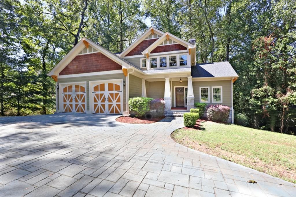 6 bedroom, 3,685 sq ft single family residence sold at 1322 Eastland Road, Atlanta, GA 30316