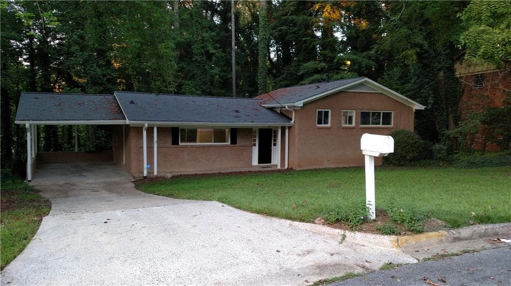 3 bedroom single family residence sold at 2719 Briarwood Boulevard, Atlanta, GA 30344
