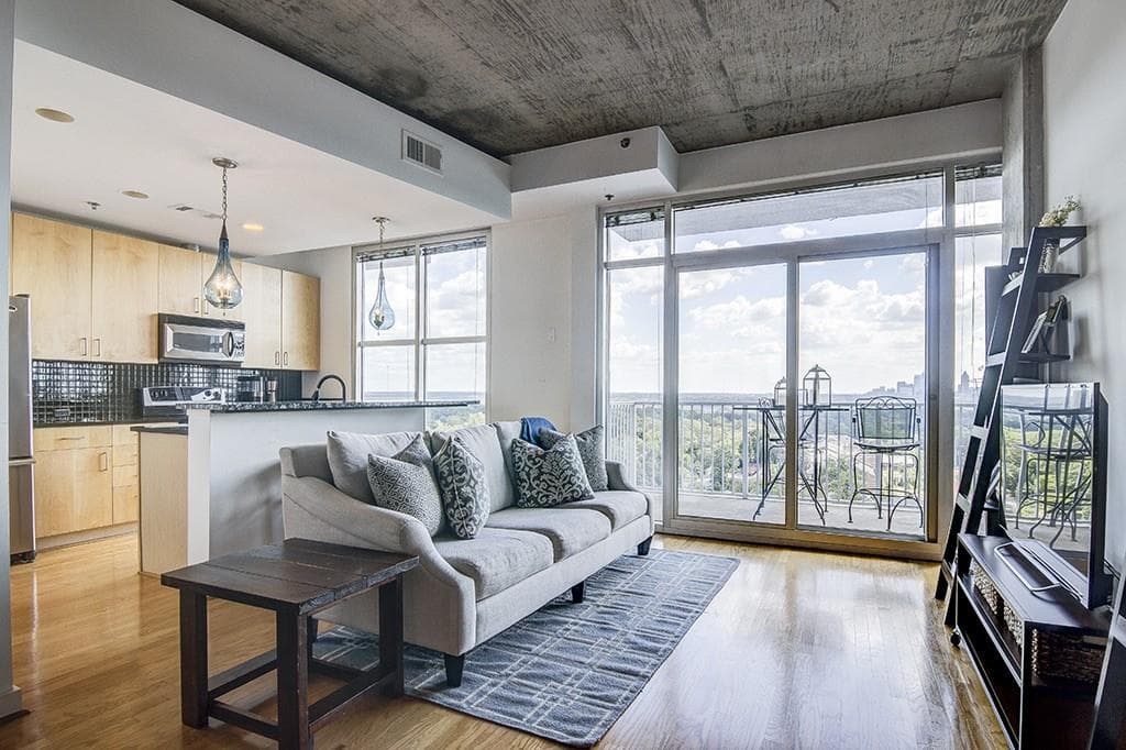 1 bedroom, 791 sq ft condominium sold at 250 Pharr Road 1214, Atlanta, GA 30305