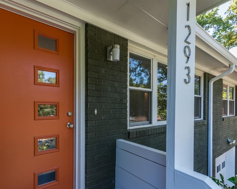 3 bedroom, 1,605 sq ft single family residence sold at 1293 Poplarcrest Circle, Atlanta, GA 30316