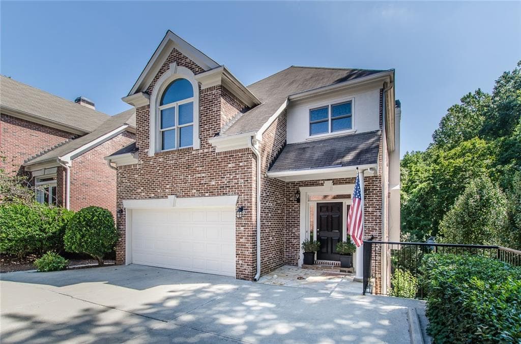 2500 Manor Walk, Decatur, GA 30030 — most recent listing photo