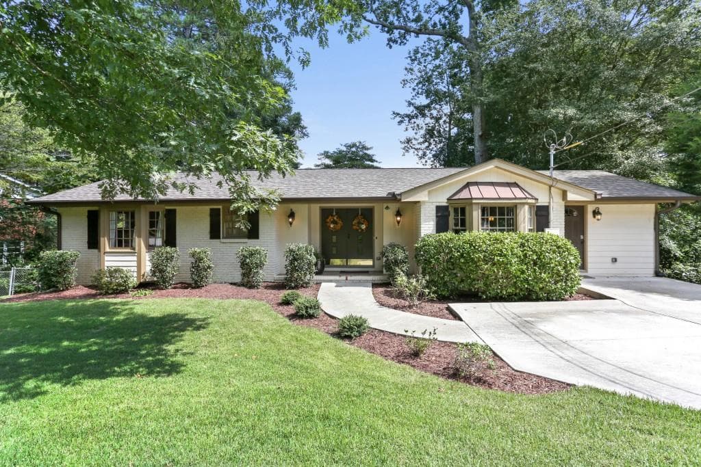 6825 Sunny Brook Lane, Sandy Springs, GA 30328 — most recent listing photo